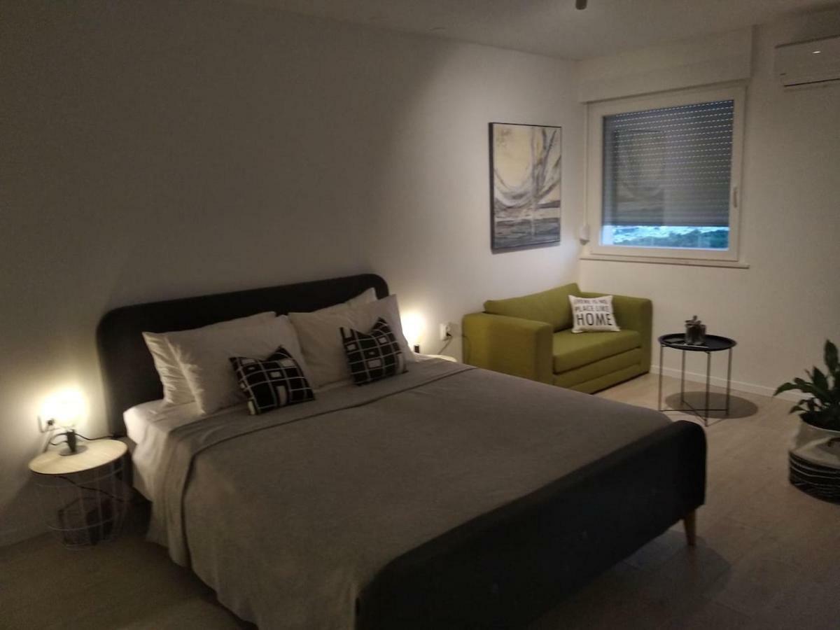 Appartement Sky à Pula Extérieur photo